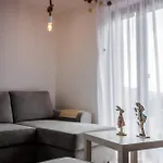 Patja-v Mesiacoch April Az November Pri Prenajati Aj Jedneho Apartmanu Uzavrieme Ostatne Apartmany, Aby Ste Si Uzili Sukromie * Valca