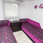 Patja-v Mesiacoch April Az November Pri Prenajati Aj Jedneho Apartmanu Uzavrieme Ostatne Apartmany, Aby Ste Si Uzili Sukromie Lodge Valca