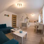 Lodge Patja-v Letnej Sezóne Pri Prenajatí Aj Jedného Apartmánu Uzavrieme Ostatné Apartmány-záleží Na Na Pohodlí Našich Hostí