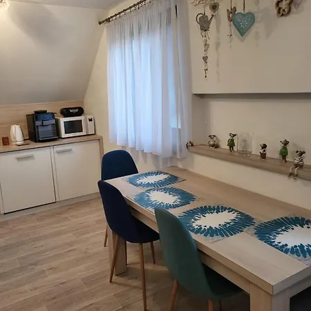 Orman Evi Patja-v Mesiacoch April Az November Pri Prenajati Aj Jedneho Apartmanu Uzavrieme Ostatne Apartmany, Aby Ste Si Uzili Sukromie Valča