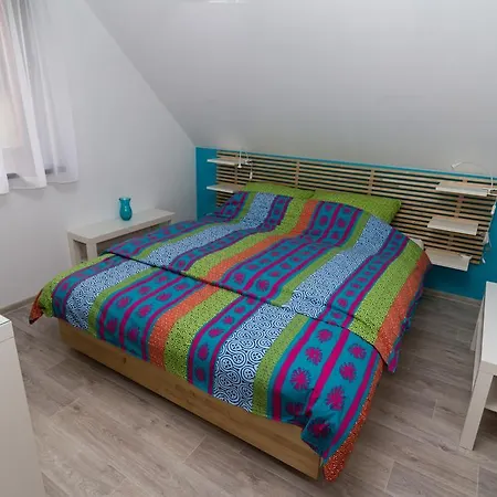 Lodge Patja-v Letnej Sezone Pri Prenajati Aj Jedneho Apartmanu Uzavrieme Ostatne Apartmany-zalezi Na Na Pohodli Nasich Hosti Valča