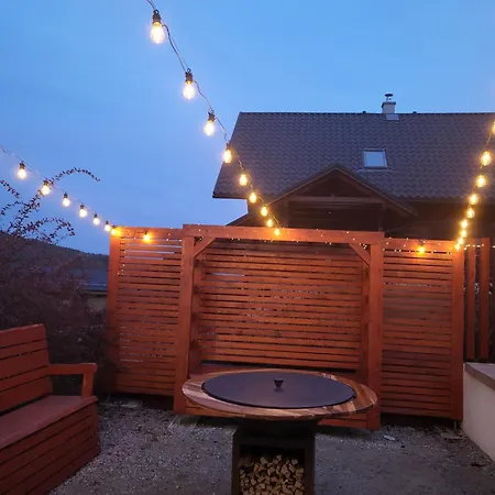 Patja-v Mesiacoch April Az November Pri Prenajati Aj Jedneho Apartmanu Uzavrieme Ostatne Apartmany, Aby Ste Si Uzili Sukromie * Valča