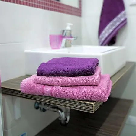 Patja-v Mesiacoch April Az November Pri Prenajati Aj Jedneho Apartmanu Uzavrieme Ostatne Apartmany, Aby Ste Si Uzili Sukromie
