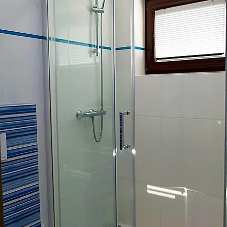 Patja-v Mesiacoch April Az November Pri Prenajati Aj Jedneho Apartmanu Uzavrieme Ostatne Apartmany, Aby Ste Si Uzili Sukromie Orman Evi