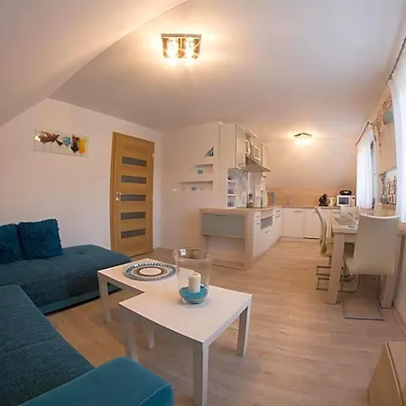 Patja-v Mesiacoch April Az November Pri Prenajati Aj Jedneho Apartmanu Uzavrieme Ostatne Apartmany, Aby Ste Si Uzili Sukromie * Valca
