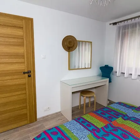 Patja-v Mesiacoch April Az November Pri Prenajati Aj Jedneho Apartmanu Uzavrieme Ostatne Apartmany, Aby Ste Si Uzili Sukromie 山林小屋 Valča