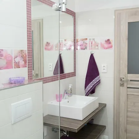 Patja-v Mesiacoch April Az November Pri Prenajati Aj Jedneho Apartmanu Uzavrieme Ostatne Apartmany, Aby Ste Si Uzili Sukromie *