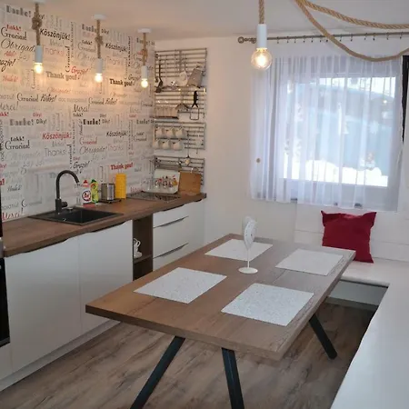 بيت خشبي Patja-v Letnej Sezone Pri Prenajati Aj Jedneho Apartmanu Uzavrieme Ostatne Apartmany-zalezi Na Na Pohodli Nasich Hosti *