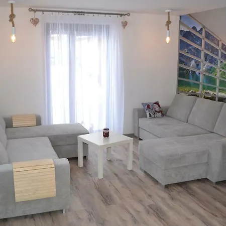 Patja-v Letnej Sezone Pri Prenajati Aj Jedneho Apartmanu Uzavrieme Ostatne Apartmany-zalezi Na Na Pohodli Nasich Hosti