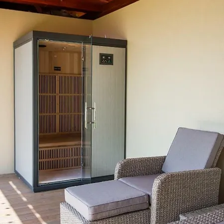 Patja-v Mesiacoch April Az November Pri Prenajati Aj Jedneho Apartmanu Uzavrieme Ostatne Apartmany, Aby Ste Si Uzili Sukromie *