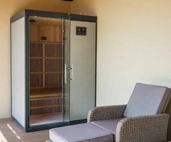 Patja-v Mesiacoch April Az November Pri Prenajati Aj Jedneho Apartmanu Uzavrieme Ostatne Apartmany, Aby Ste Si Uzili Sukromie *
